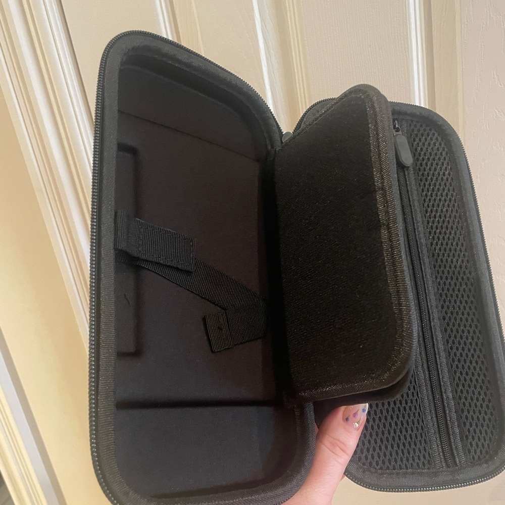 NWOT Nintendo Switch case - Picture 5 of 5